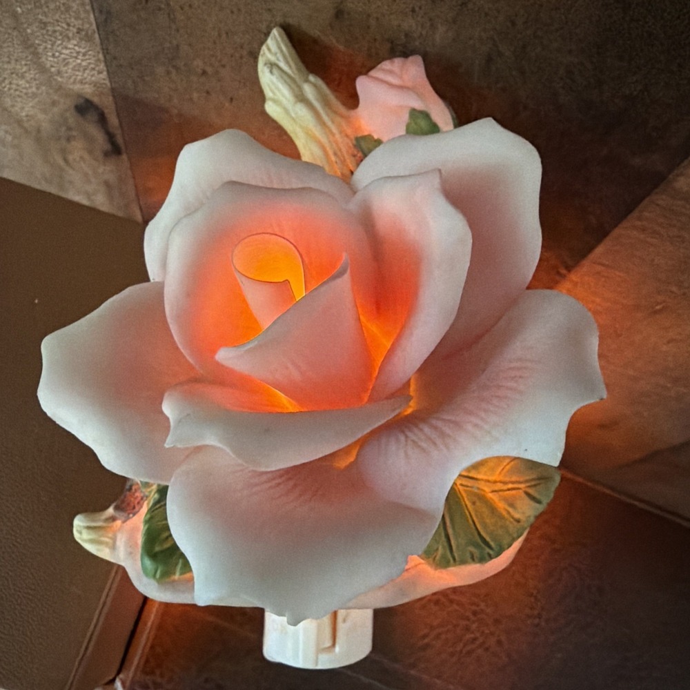 Pink Porcelain Rose Night Light Plug In Floral Ceramic Accent Vintage **Damage**